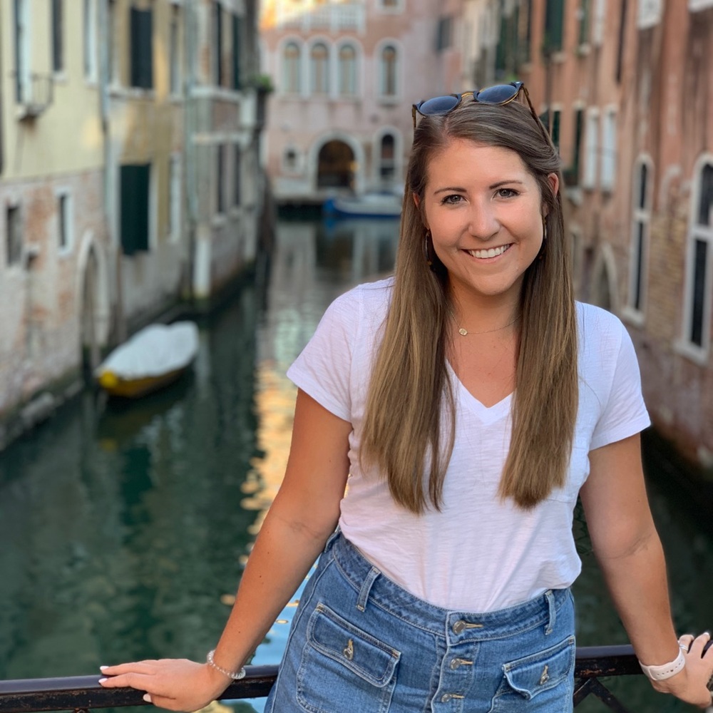Meet your Posher, Caitlin